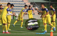 U.22 Việt Nam có giày chuyên dụng, không ngại cỏ nhân tạo SEA Games