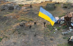 Đảo Rắn: Ukraine vừa ra cắm cờ, Nga đã phóng tên lửa hủy diệt