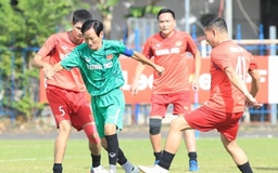 'Ông già gân' Hồ Thanh Cang vẫn đeo băng đội trưởng ra sân ở tuổi 80