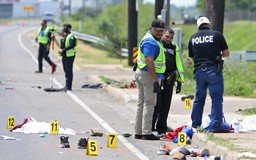 Lao xe lên vỉa hè đâm chết 7 người ở Texas
