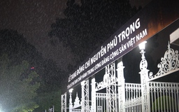Người dân TP.HCM tiếc thương Tổng Bí thư Nguyễn Phú Trọng: 'Trời có mưa cũng phải đến'