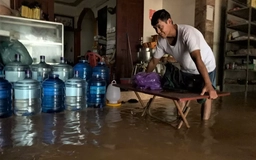 Hạ du hồ Kẻ Gỗ ngập sâu, nhiều thôn bị cô lập hoàn toàn