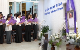 Giáo dân tiễn biệt Giáo hoàng Francis