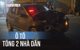 Hiện trường ô tô tông vào nhà dân, 2 người đi cấp cứu