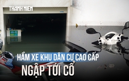 Hầm xe khu dân cư cao cấp ở TP.HCM ngập hơn 1 mét, nhiều xe máy chìm trong nước
