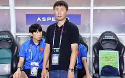 HLV Kim Sang-sik nhận thất bại đầu tiên, đội tuyển Việt Nam hết cơ hội vô địch FIFA ASEAN Cup HLV Kim Sang-sik nhận thất bại đầu tiên, đội tuyển Việt Nam hết cơ hội vô địch FIFA ASEAN Cup