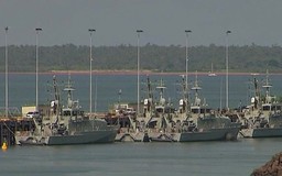 Tàu chiến Úc bị trộm viếng thăm