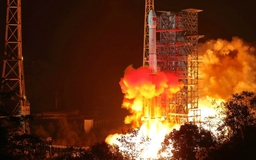 Trung Quốc phóng tàu vũ trụ khám phá vùng tối của mặt trăng