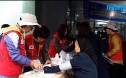 Bác sĩ Hàn Quốc khám bệnh tình nguyện tại Đà Nẵng