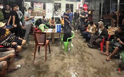 Quảng Nam: Khởi tố 11 bị can đánh bạc tại quán cà phê