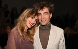 ‘Người Dơi' Robert Pattinson, công khai chuyện tình với Suki Waterhouse