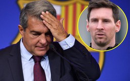Chủ tịch Barcelona muốn chụp hình với Messi cùng Quả bóng vàng nhưng bị từ chối