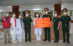 Bộ Quốc phòng tặng quà Tết Trung thu cho trẻ sơ sinh ở bệnh viện Covid-19