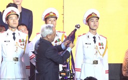 CLB Hà Nội đón nhận huân chương lao động hạng ba