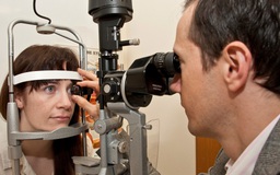 Cận thị càng nặng, nguy cơ mù lòa càng đến sớm