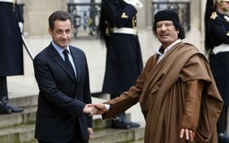 Sóng gió bủa vây ông Sarkozy
