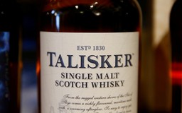 Nhà sản xuất whisky Scotland lạc quan với Brexit