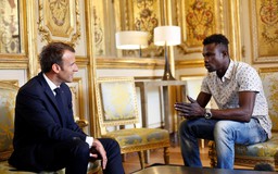 Tổng thống Macron mời 'người nhện' cứu em bé 4 tuổi nhập quốc tịch, làm việc tại Pháp