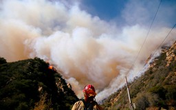 Cháy rừng tại California khủng khiếp như 'tận thế', nhiều người thiệt mạng