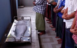 Người biểu tình Myanmar 'đình công im lặng' sau cái chết của bé gái 7 tuổi