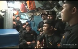 Xuất hiện video thủy thủ tàu ngầm Indonesia hát bài ca tạm biệt trước khi gặp nạn