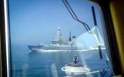 Căng thẳng ở Biển Đen, Nga cảnh báo sẽ ném bom tàu chiến Anh