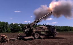 Chính trị gia Pháp chỉ trích Ukraine vì để pháo tự hành rơi vào tay Nga
