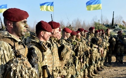 Ukraine tăng ngân sách quốc phòng