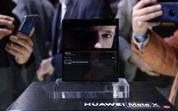 Huawei gợi ý smartphone gập lại được giá rẻ hơn Mate X