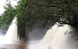 Ngất ngây trước vẻ hoang sơ của thác nước ít người biết giữa cao nguyên Đắk Lắk
