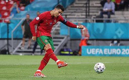 Tuyệt chiêu penalty sẽ giúp Ronaldo đuổi kịp tiền bối Michel Platini?