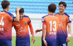 Xuân Trường lần đầu tiên đá chính cho Gangwon FC