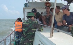 8 ngư dân thoát chết nhờ phát tín hiệu cầu cứu kịp thời