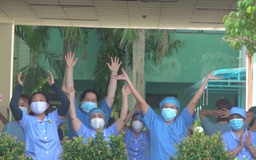 Bác sĩ Bệnh viện Đà Nẵng ngày dỡ bỏ phong tỏa: “Mình sẽ về với mẹ”