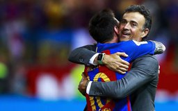 HLV Luis Enrique đề nghị Barcelona ‘giải thoát’ cho Messi ra đi