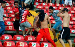 Mexico cấm CĐV đến sân sau vụ hỗn chiến gây sốc bóng đá thế giới