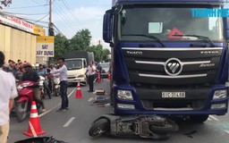 Một phụ nữ bị cán văng thai nhi trong bụng ra ngoài