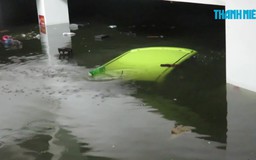 Xế hộp “chết đuối” trong trận mưa kỷ lục ở Đà Nẵng