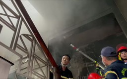 Cháy dữ dội ở căn nhà 4 tầng ven biển Đà Nẵng