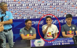 HLV Kiatisak tung dự đoán bất ngờ về tỷ số trận HAGL - Hà Nội FC