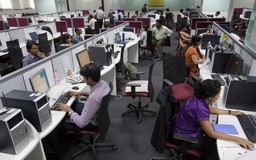 Ấn Độ tăng xuất khẩu phần mềm nhờ tiền tệ mất giá