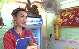 Ty Thy bán gỏi Thái khẩu vị Việt: Ngày cao điểm gần 1 tạ đu đủ