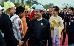 Cựu tổng thống Myanmar nói bị đe dọa ngay trước chính biến