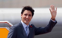 Cận cảnh Thủ tướng Justin Trudeau của Canada giữa sân bay Đà Nẵng