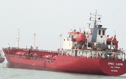 Bắt tàu chở dầu 100 nghìn lít dầu D.O chưa rõ nguồn gốc