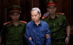 Cựu phó chủ tịch UBND TP.HCM Nguyễn Hữu Tín hầu tòa vì giao đất cho Vũ Nhôm