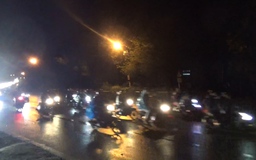 Hơn 800 công nhân từ Đồng Nai về Đắk Lắk “chạy” dịch Covid-19 trong đêm mưa