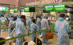 Chuyến bay đưa 189 người khó khăn từ TP.HCM về Thanh Hóa tránh dịch Covid-19