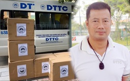 HLV đội tuyển quần vợt Việt Nam vận động tài trợ 27.500 khẩu trang tại Đà Nẵng