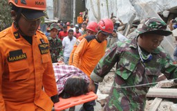 Giải quyết hậu quả động đất, sóng thần Indonesia: ít tiến triển, người dân tức giận